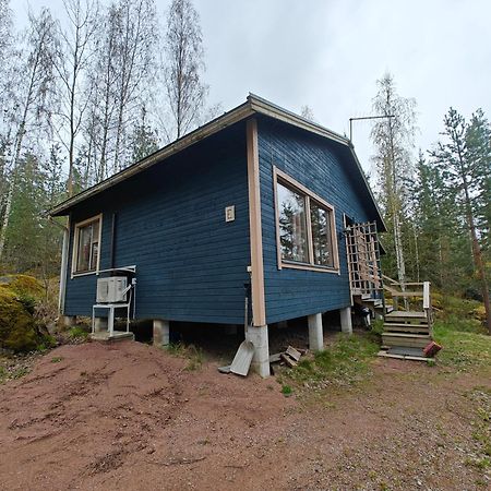 Villa Pyhtaeaen Vuokramoekit Tuuski Exterior foto